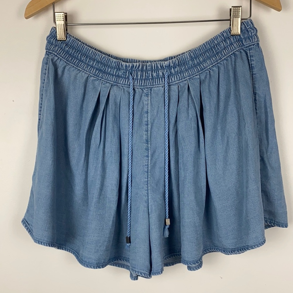 GAP Flowy Shorts - 100% Lyocell - Size M